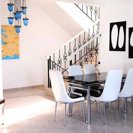 Important Group | Bd462 4 Bedroom Pool فيلة *