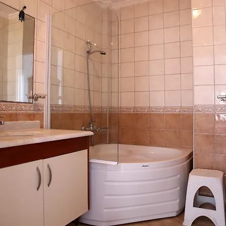 Important Group | Bd462 4 Bedroom Pool يالِكافاك